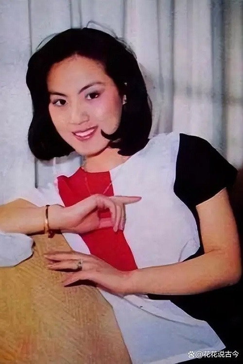 Annie Lee Siu-Wai as 沈思慧 in Race-Course Fever
