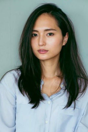 山賀琴子 as Yusu Horiuchi in The Full-Time Wife Escapist
