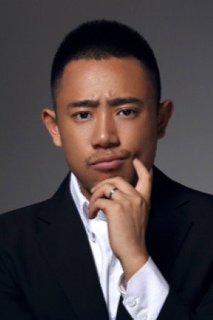 江柯 as Dong Jiaxiang in Flower in the War