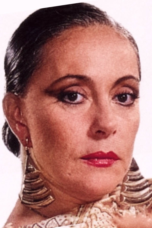 Alicia Bruzzo as Anna in The Children of Violent Rome