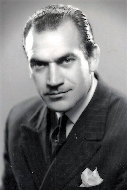 José Jaspe as Carabinieri in The Hunt