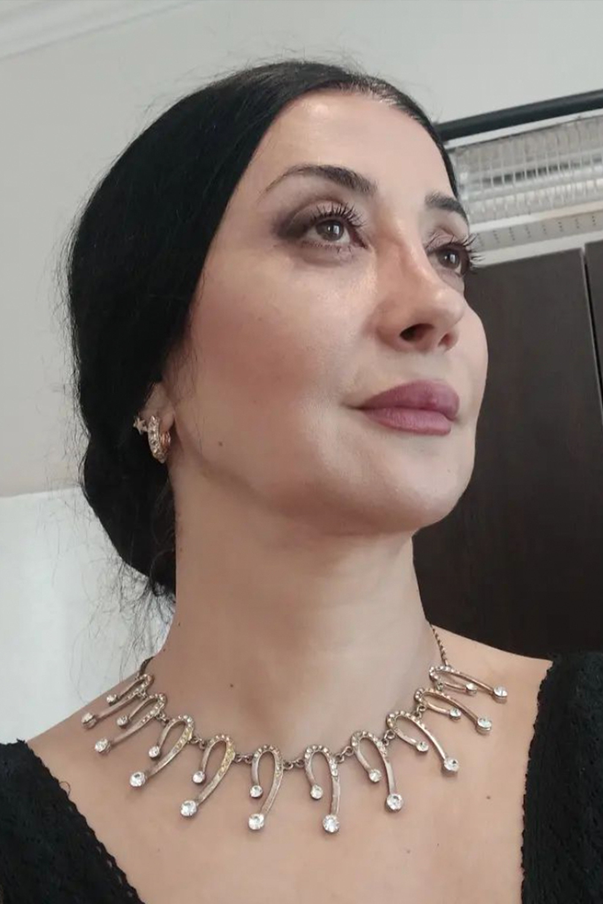 İlqarə Tosova as Solmaz in Apathy
