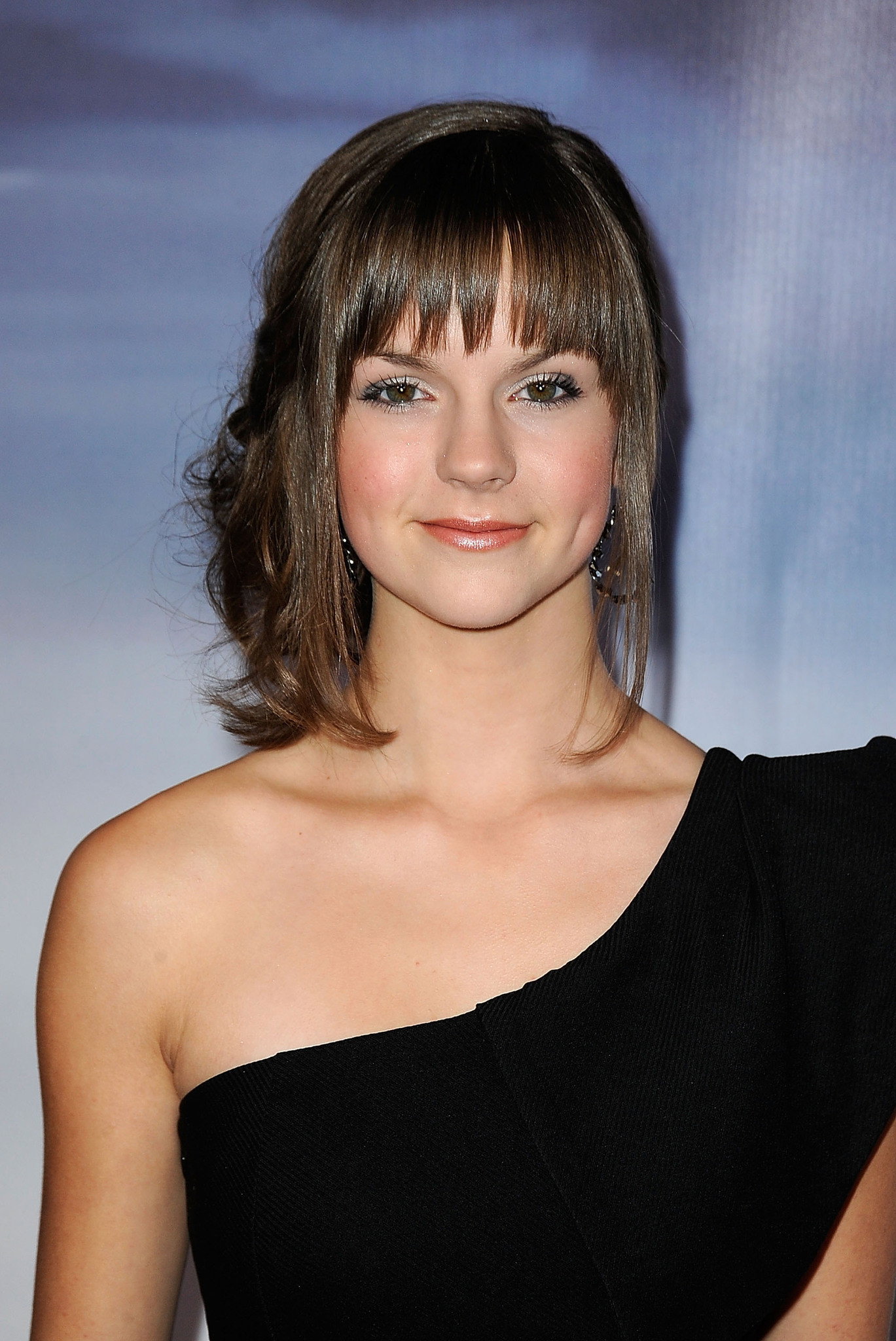 Britt Flatmo as Lero in Sand Angels