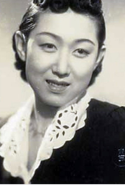 山根寿子 as Hisako Ikoma in Unga