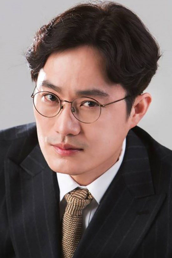 박성일 as Ga Ju-ho in 84 m²