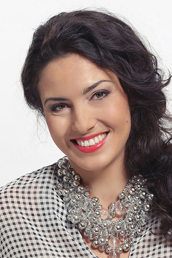 Lucia Siposová as matka in Zore