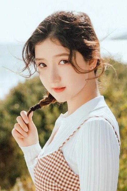 计听然 as Jiang Caiwei in Symphony's Romance
