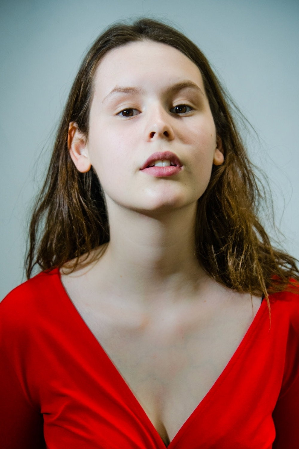 Claire Porro as Anna Boot in The Columnist