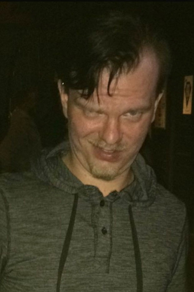 Niko Udd as Poliisi in Ruotuin Serehvia