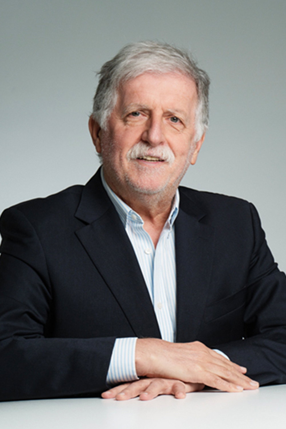 Predrag 'Peca' Popović as Himself in Martinac