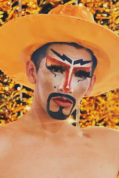 Byroon Dvinilo as Self - 	Contestant in Acartonada: El desafío