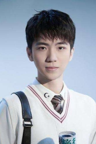 王晨曦 as 张兆年 in Awakened by His Blood