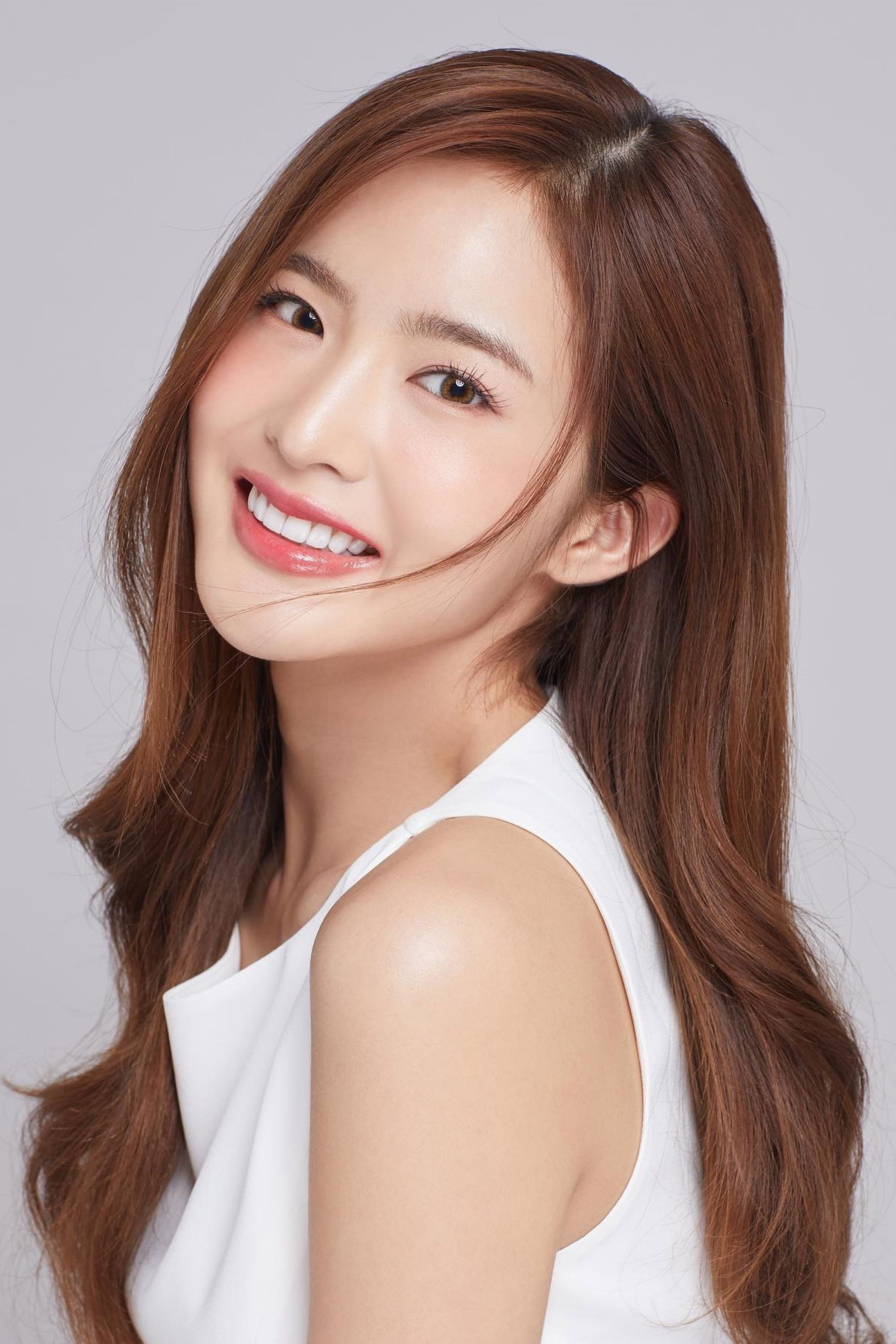 ลภัสลัล จิรเวชสุนทรกุล as Sandee in Dark Blue Kiss