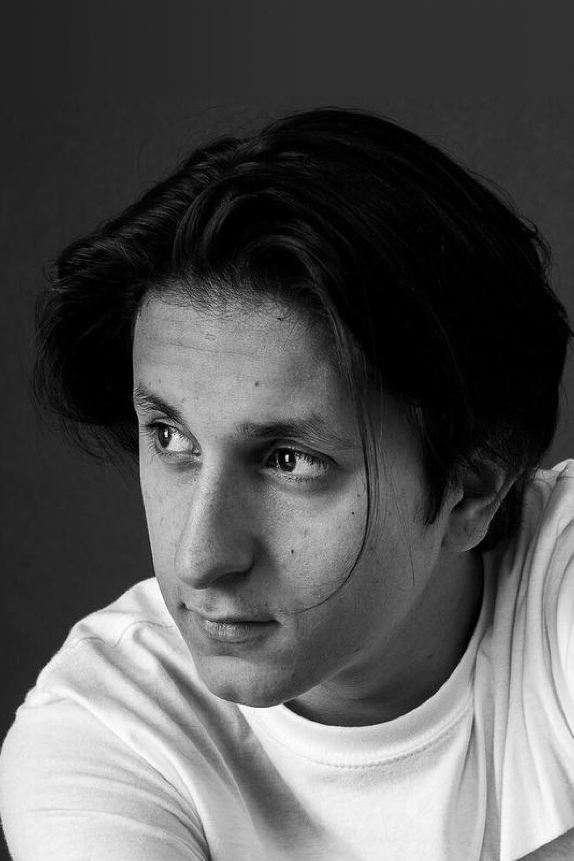 Séram Borgel as Axel in Appel Manqué