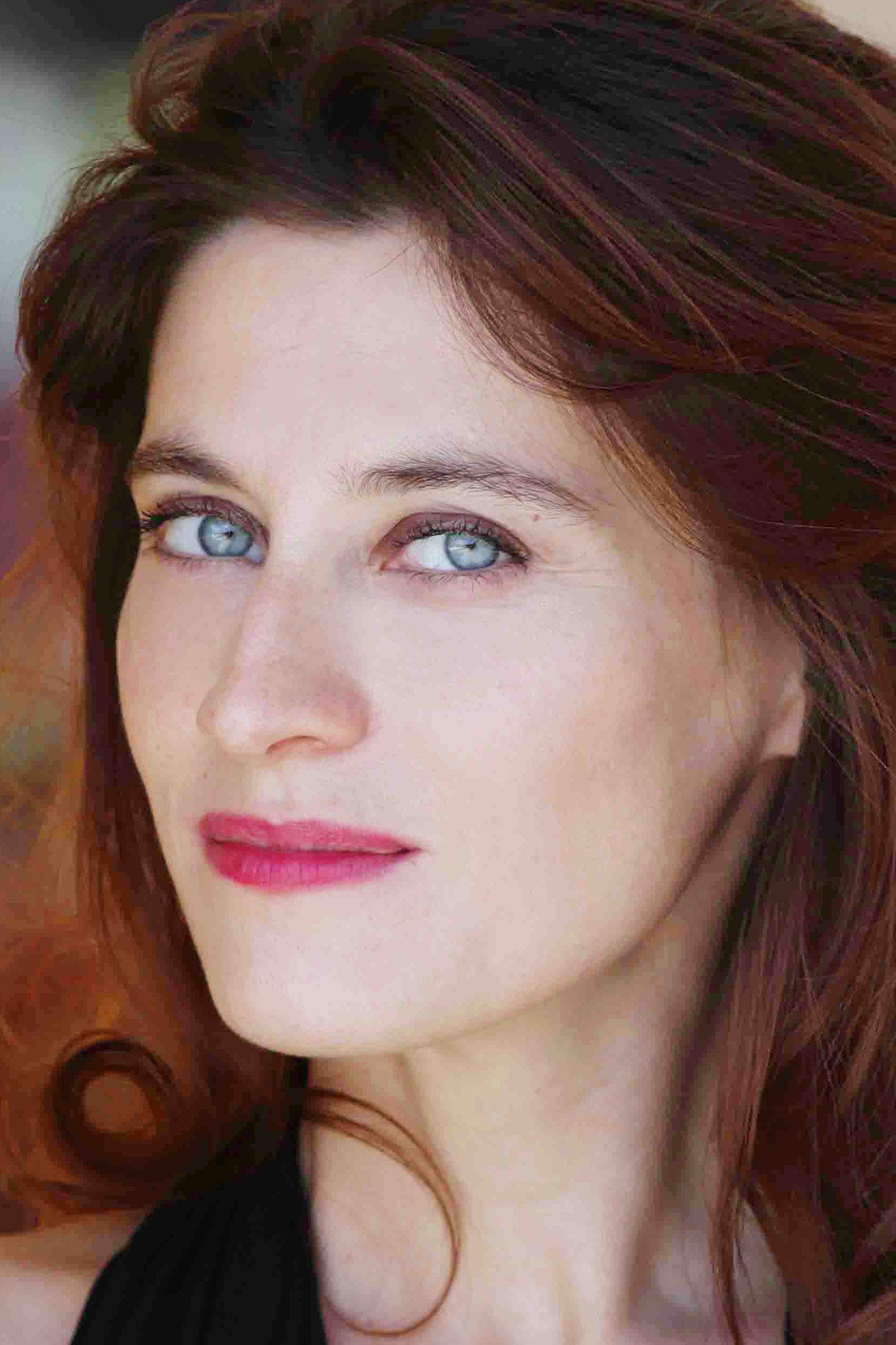 Francesca Beggio as Anna Esposito in Il clan dei camorristi