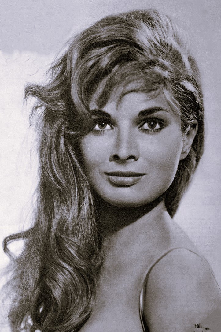 Scilla Gabel as Anita Bionda in How to Seduce a Playboy?