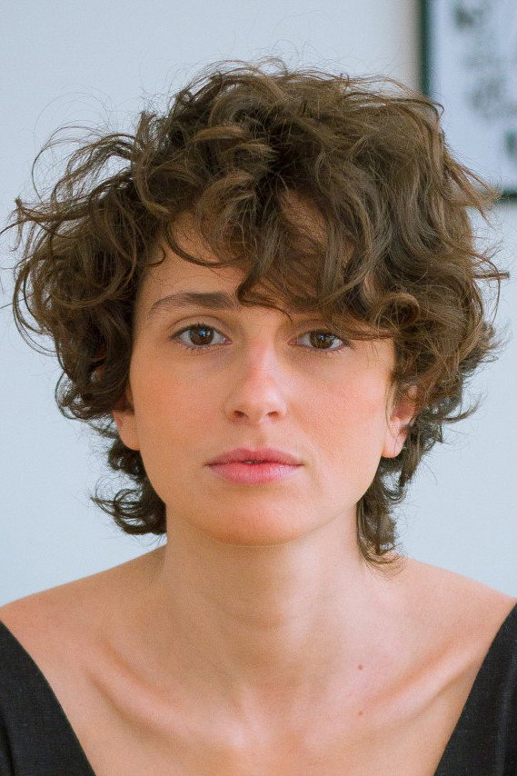 Carol Duarte as Eurídice Gusmão in Invisible Life