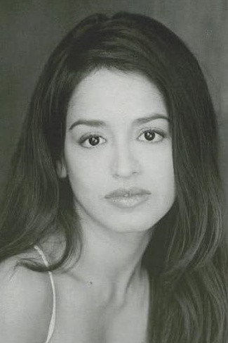 Valeria Hernandez as Rosa in Hawaiian Gardens