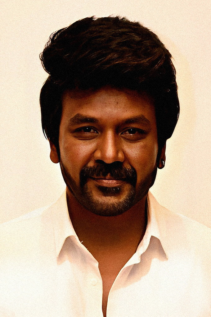 Raghava Lawrence as Shivalingeswaran in Sivalinga