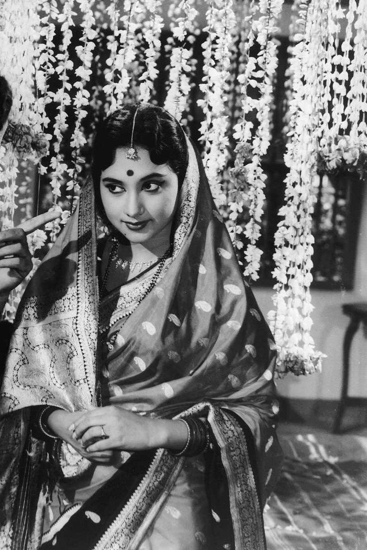 Sandhya Roy as Chutki in Distant Thunder