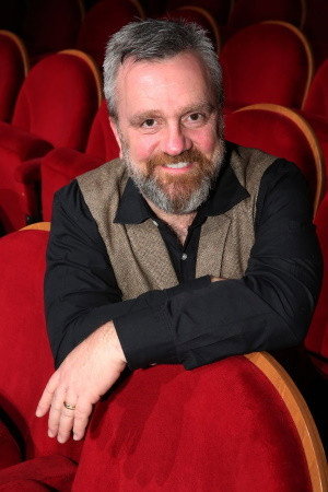 Ivan Pecnik as Giovanni Baggoni in Dag & Nacht: Hotel Eburon