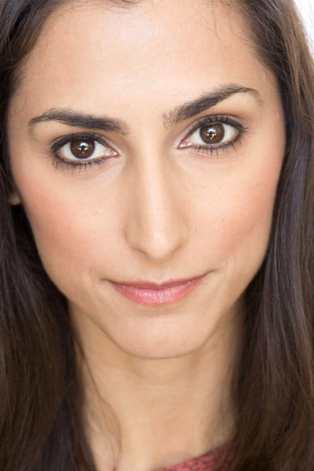 Zoey Arzo as Shari in Breaking Tradition