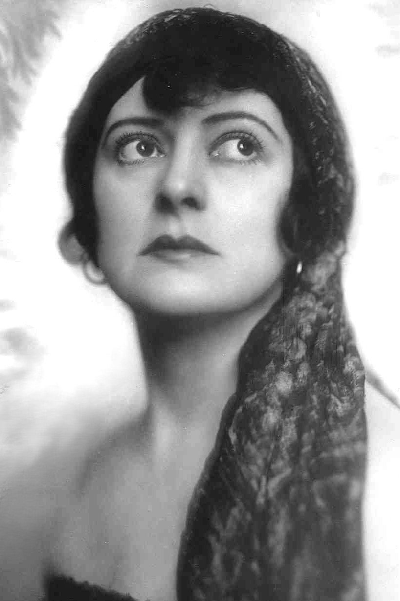 Madlaine Traverse as Lady Marion Chatham in The Splendid Sin
