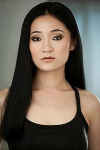 Wenli Fu as Fang Rong in The Bleeding Edge
