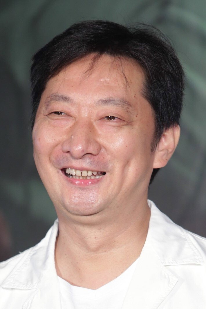 九孔 as Beggar in Billion Coward