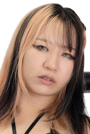 渡辺桃 as Momo Watanabe in Stardom Triangle Derby I: Opening Round ~New Year Stars 2023~