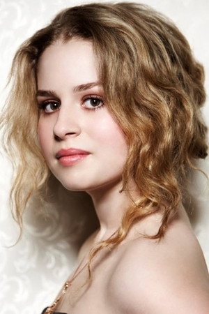 Allie Grant as Sarah Thun in The Red Thunder