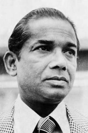 Khan Ataur Rahman as Dulabhai in Jibon Theke Neya