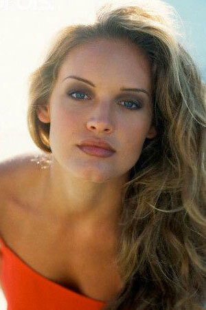 Cassidy Rae as Sarah Owens in Models Inc.