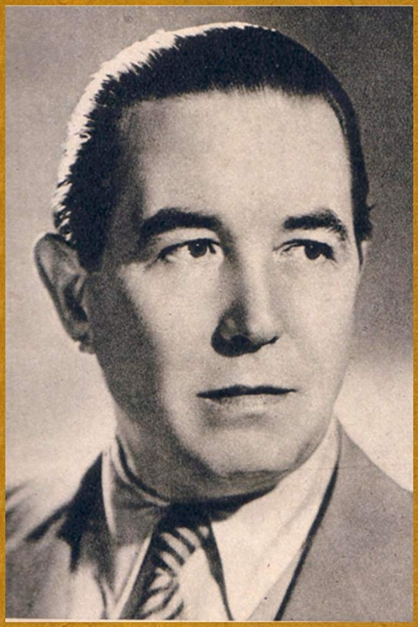 José María Lado as Gran sacerdote in The Island Princess
