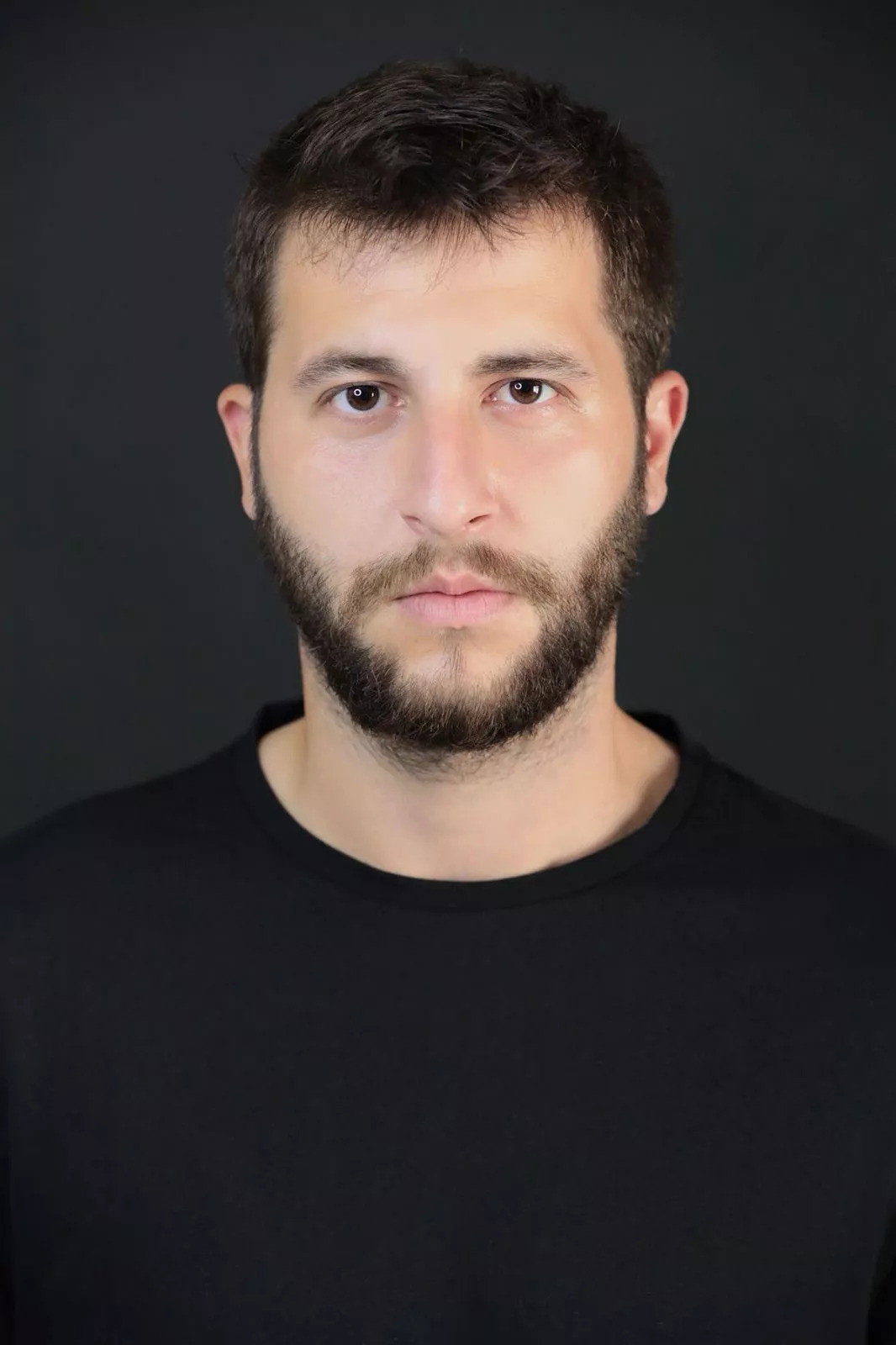 Tugay Bahşi as Mazlum Kahraman in Tek Yürek