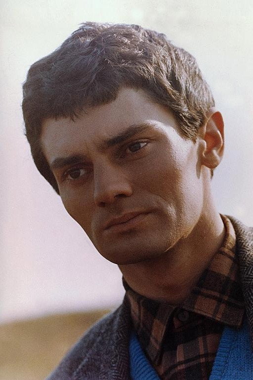 Jean-Baptiste Thiérrée as Le jeune homme in Trap