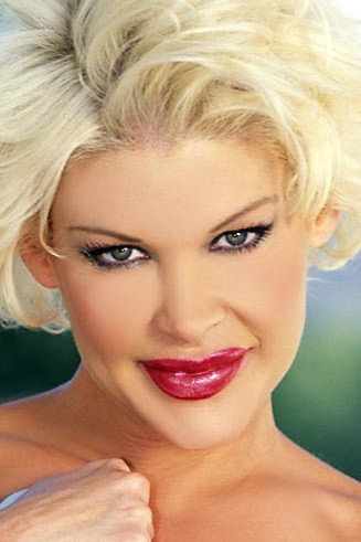 Brooke Lane as Chess Piece in Forever Night