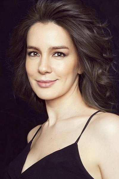 Ayfer Dönmez as Banu in The Secrets of Life