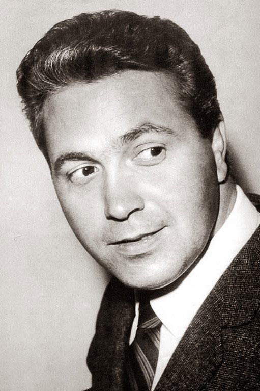Arturo Testa as Antonio Rinucci in Mina... fuori la guardia