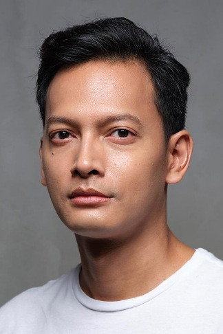 Fedi Nuril as Prasetya in The Heaven None Missed 3