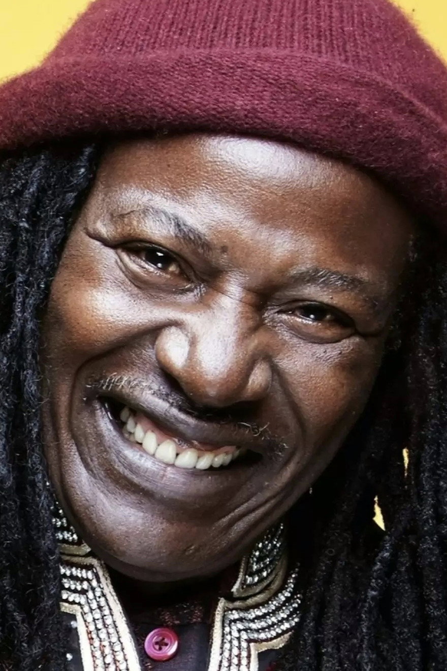 Alpha Blondy as Self in Alan
