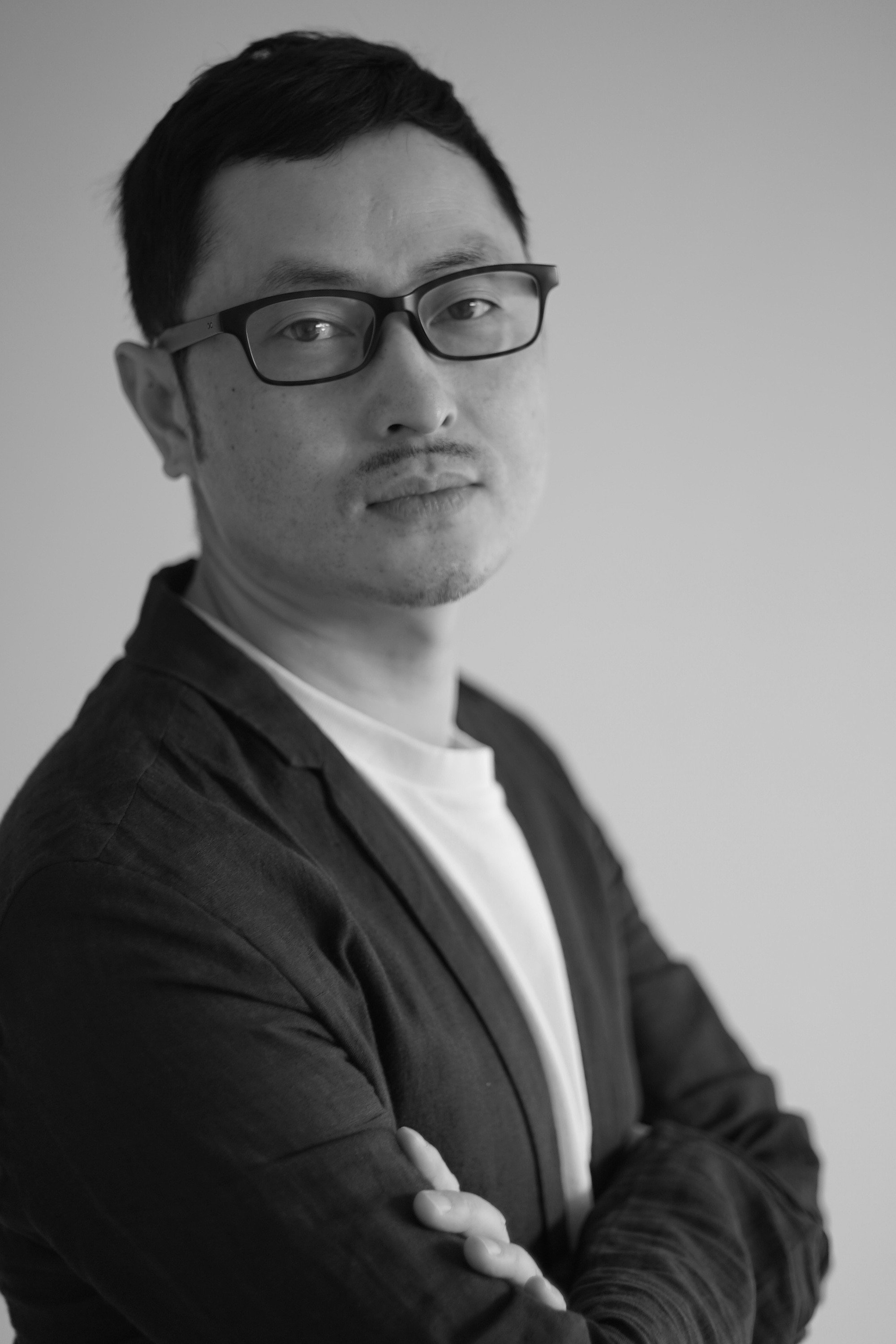Xu Wei as Yulong Li in Night Train