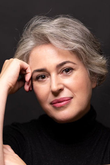 Mayka Braña as Amalia in The Fugitive