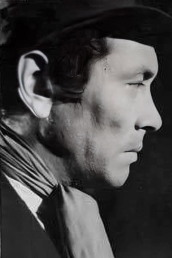 Jorge Villalba as Elías Vega, "El Chino" in Operación "G"