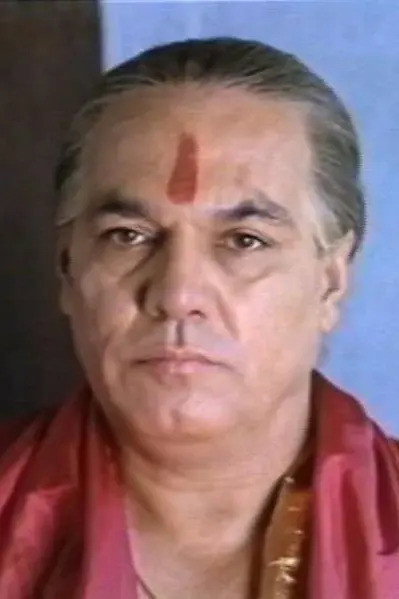 Manohar Singh as Balraj Khanna in Patthar Ke Phool