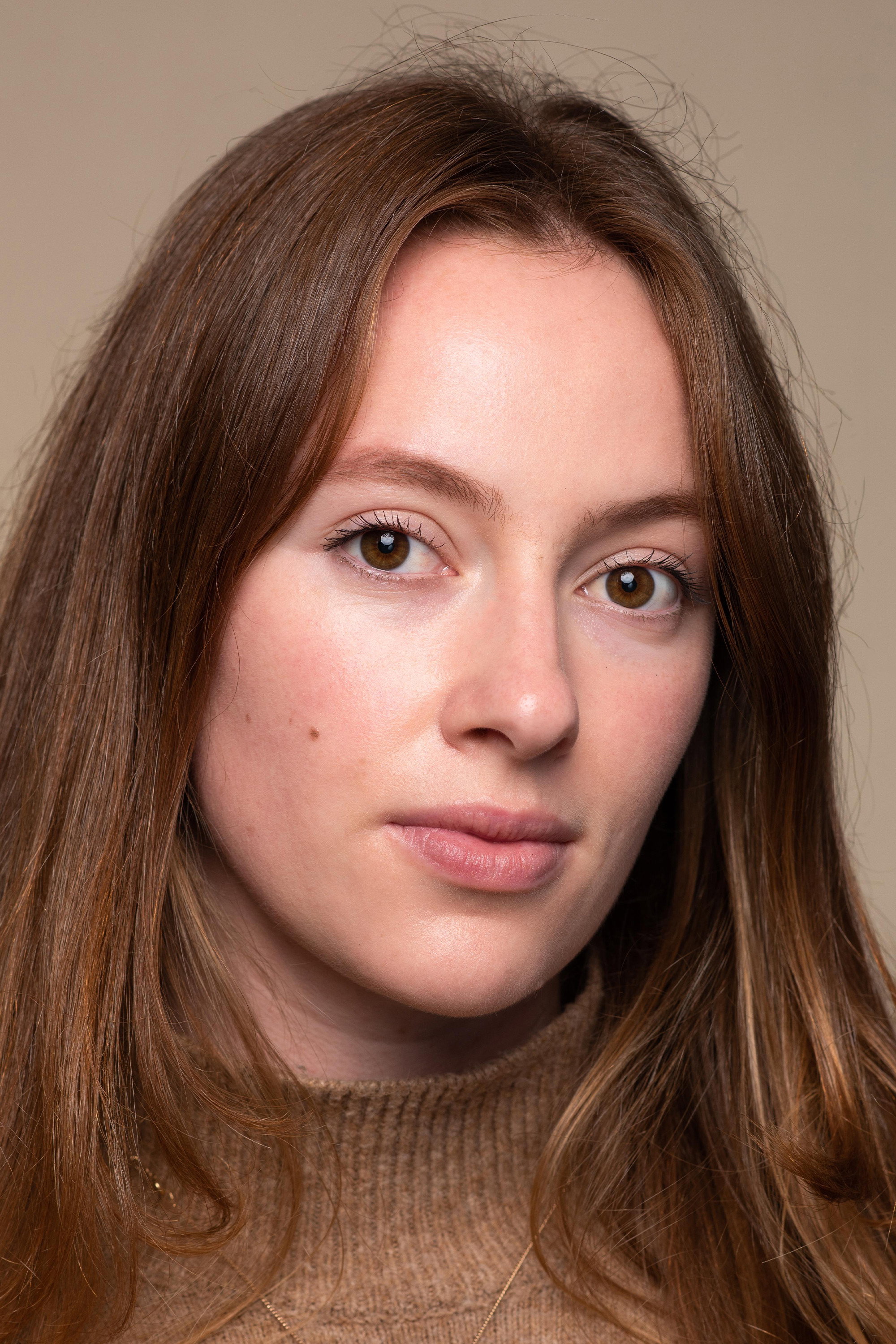 Ydalie Turk as Dalia in Trifole