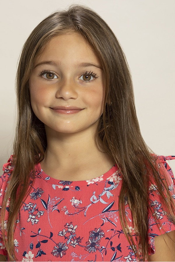 Bella Alelaf as Caroline Murdoch in Faith in the Impossible