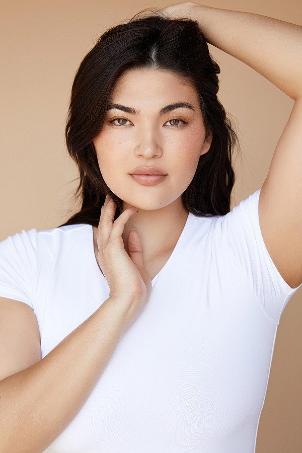 Natalie Nootenboom as Sydney in Model House