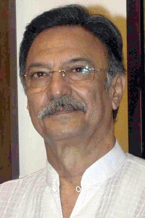 Suresh Oberoi as Dr. Raj Pradhan in Dhadkan