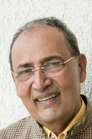 Yusuf Hussain as Navin's Father in Fatso!
